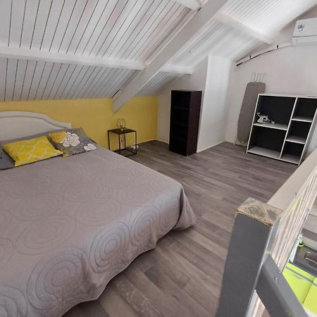 9 Lyly Location F3 Mezzanine Apartment Sainte-Anne Bagian luar foto