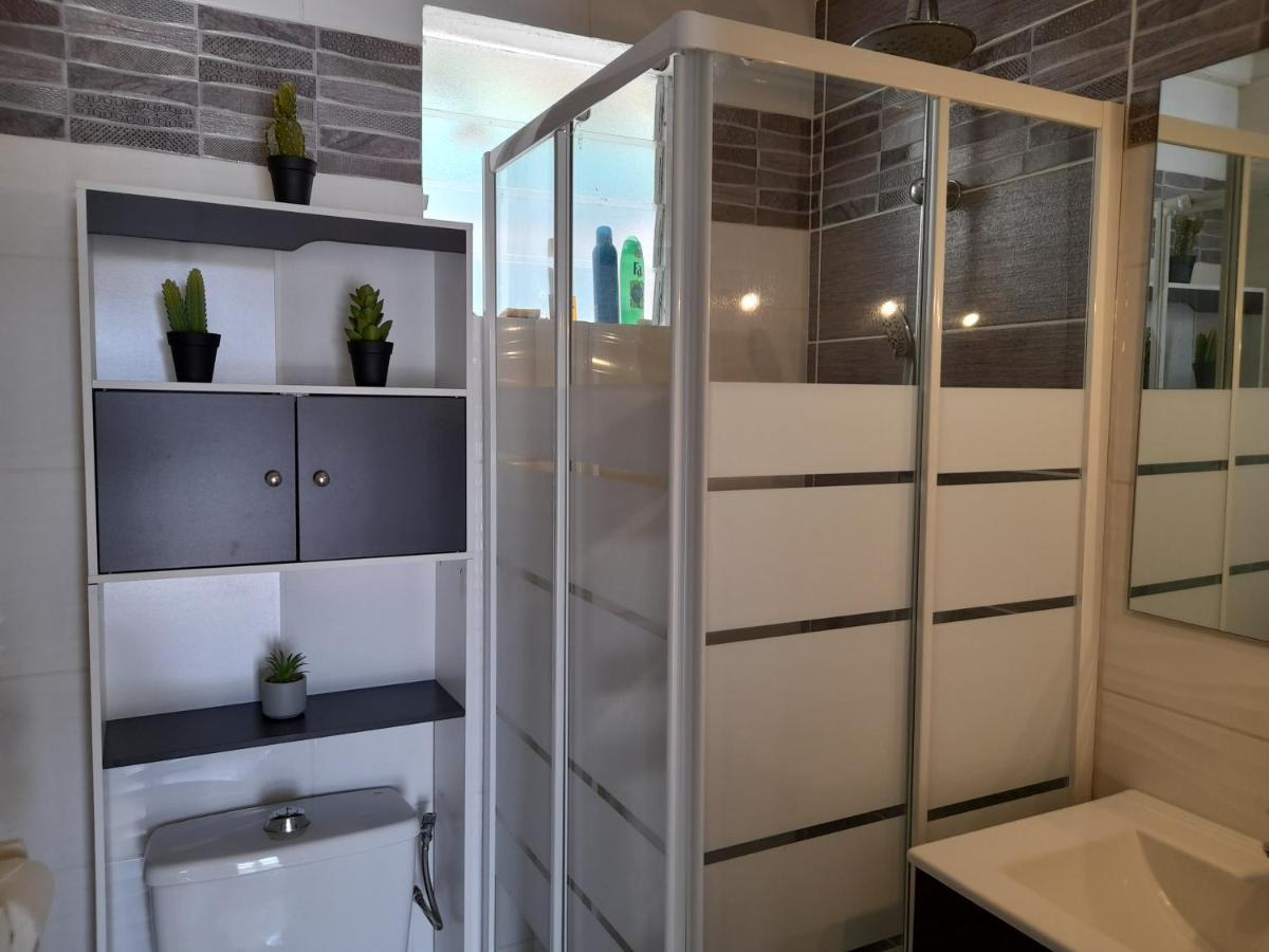 9 Lyly Location F3 Mezzanine Apartment Sainte-Anne Bagian luar foto